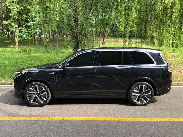 Li Auto L9 — Фото автомобиля 4