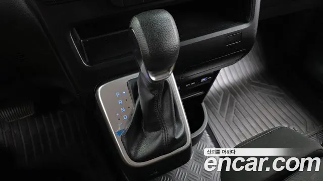 Hyundai Staria Staria 4WD Tourer 11 мест — Фото автомобиля 9