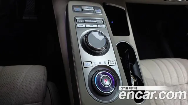 Genesis GV70 2.5T Бензин AWD — Фото автомобиля 2