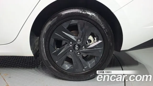 Hyundai AVANTE Avante (CN7) — Фото автомобиля 20