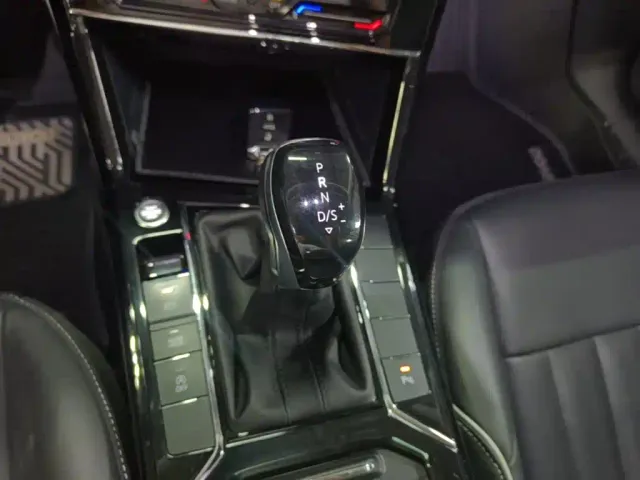 Volkswagen Passat — Фото автомобиля 13
