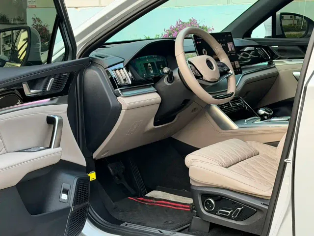 BYD Tang — Фото автомобиля 5