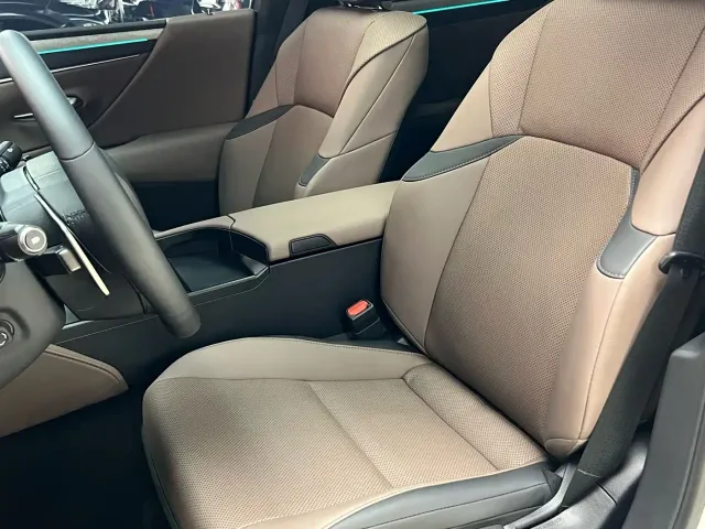 Lexus ES — Фото автомобиля 9