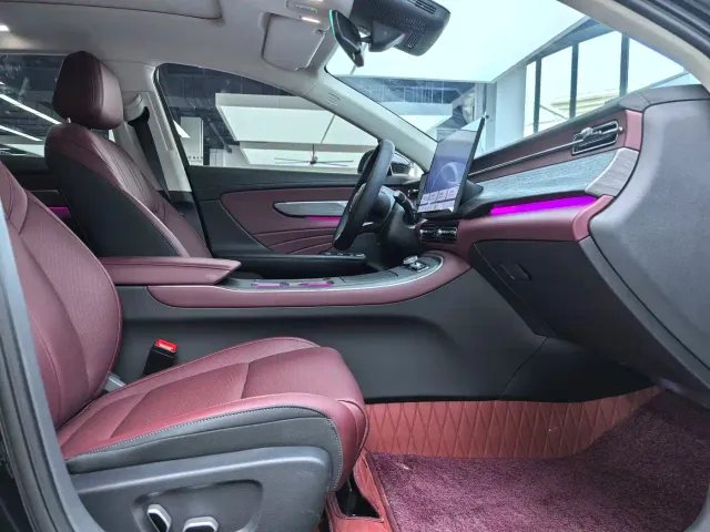 Hongqi H5 — Фото автомобиля 5