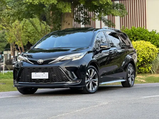 Фотография автомобиля — Toyota Granvia