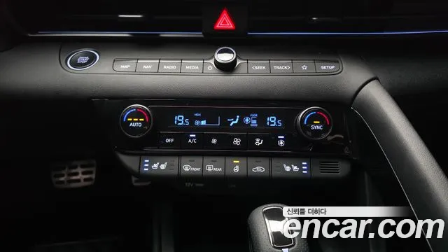 Hyundai Avante CN7 — Фото автомобиля 24