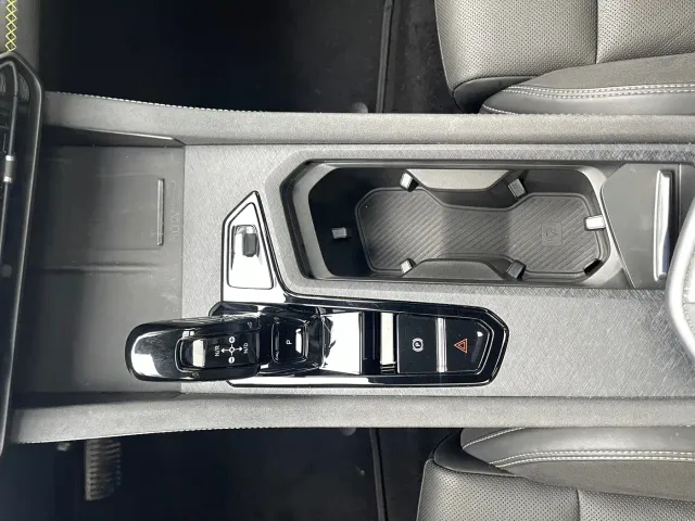 Lynk & Co 03 — Фото автомобиля 12