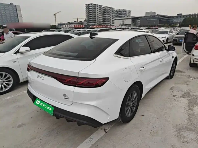 BYD Qin L — Фото автомобиля 6
