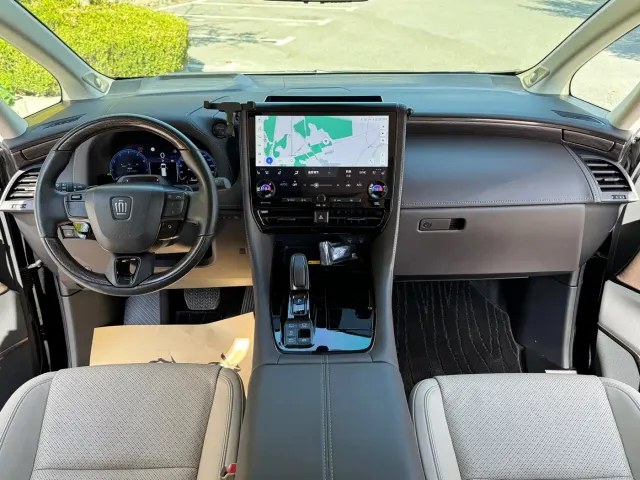 Toyota Vellfire — Фото автомобиля 7