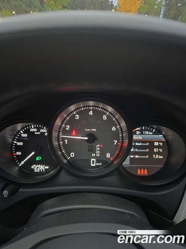 Porsche Macan — Фото автомобиля 5