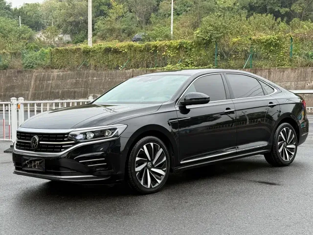 Фотография автомобиля — Volkswagen Passat