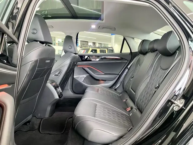 Volkswagen Magotan 2024 380TSI DSG Luxury Edition (Daimai Package) — Фото автомобиля 3