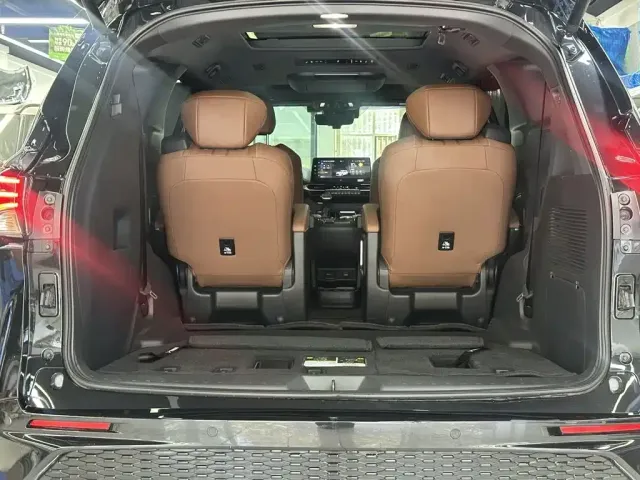 Toyota Granvia — Фото автомобиля 11