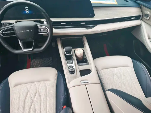Chery Arrizo 8 — Фото автомобиля 5
