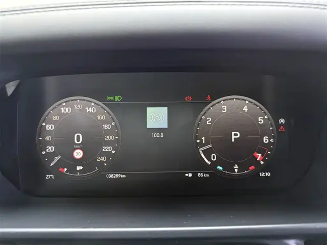 Land Rover Defender — Фото автомобиля 12