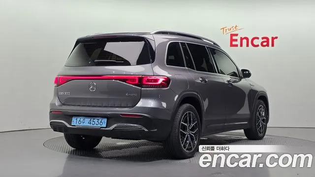 Mercedes-Benz EQB — Фото автомобиля 2