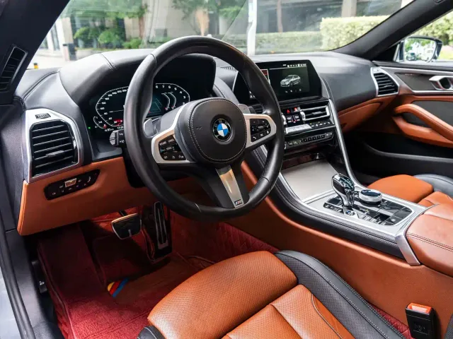 BMW 8 Series — Фото автомобиля 4