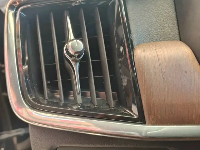 Volvo S90 — Фото автомобиля 11