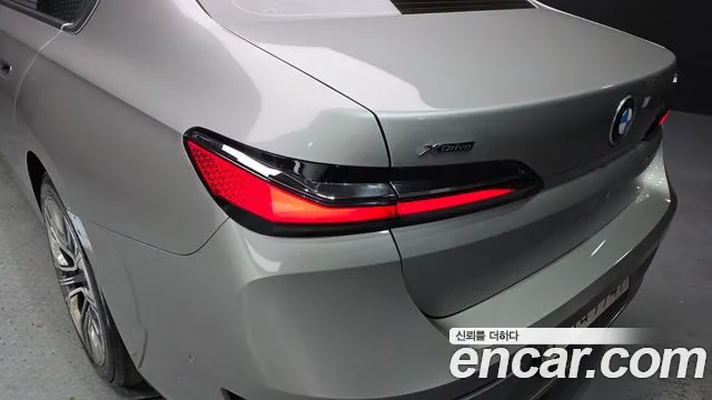 BMW 7 Series G70 — Фото автомобиля 8