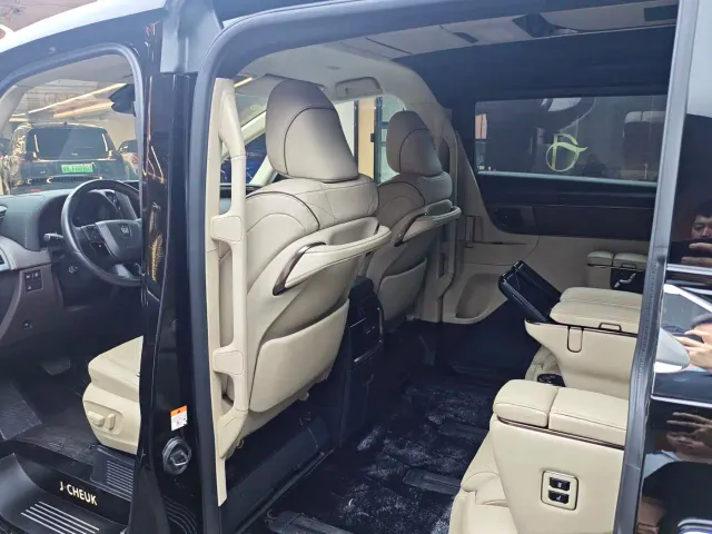 Toyota Vellfire — Фото автомобиля 7