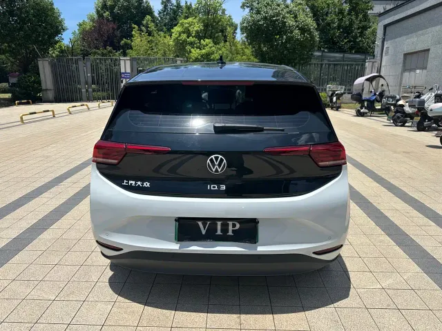 Volkswagen ID.3 — Фото автомобиля 12