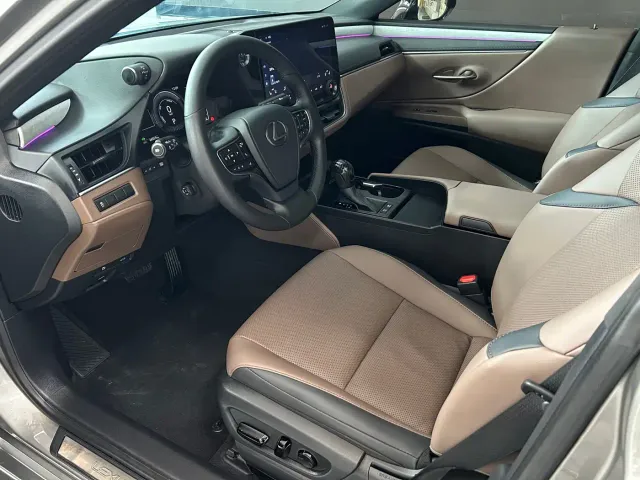 Lexus ES — Фото автомобиля 8