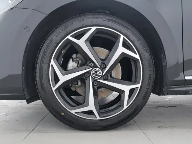 Volkswagen Passat — Фото автомобиля 17