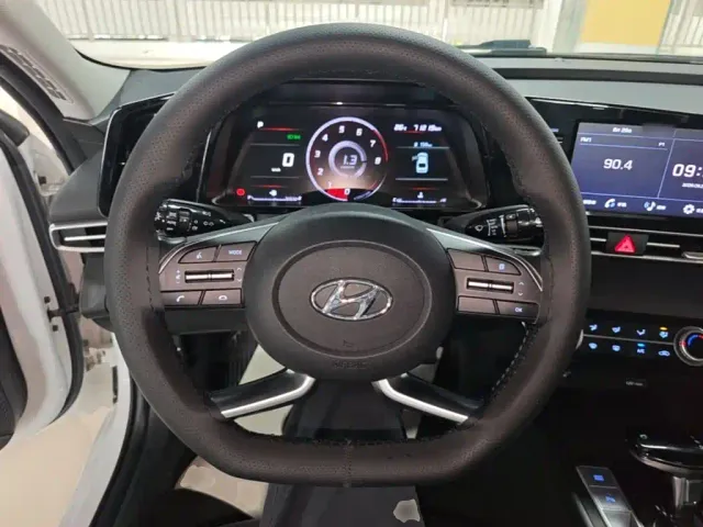Hyundai Elantra — Фото автомобиля 10