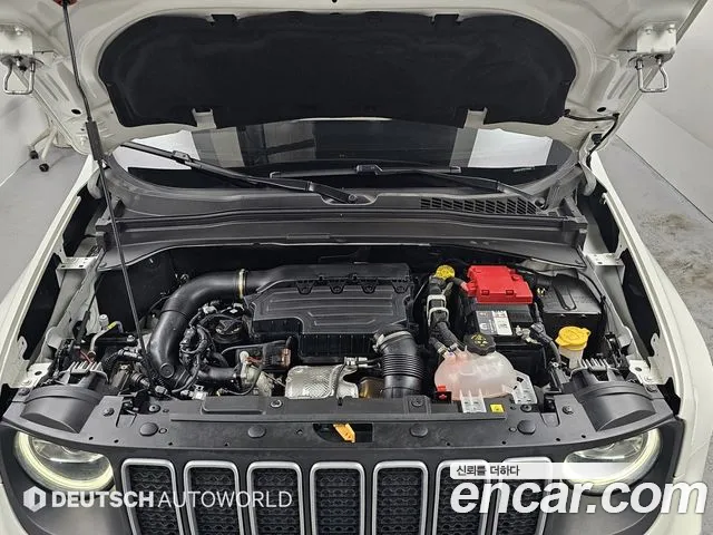Jeep Renegade — Фото автомобиля 6