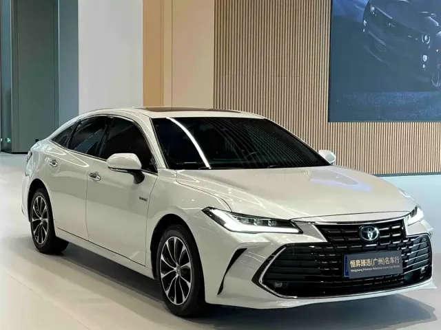 Toyota Avalon — Фото автомобиля 2