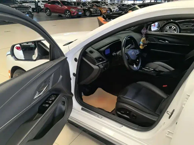 Cadillac CT4 — Фото автомобиля 15