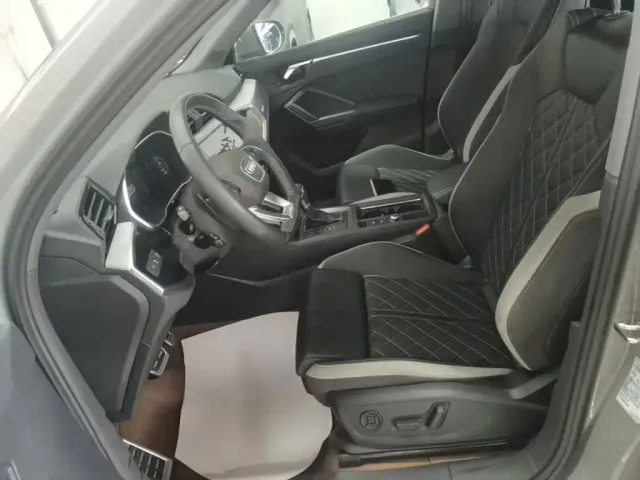 Audi Q3 — Фото автомобиля 14