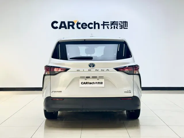 Toyota Sienna — Фото автомобиля 5
