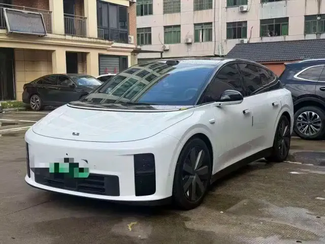 Фотография автомобиля — Li Auto i6