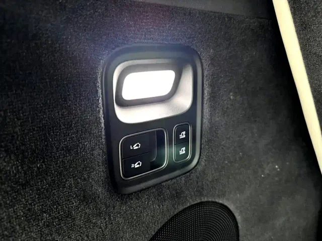 Li Auto MEGA — Фото автомобиля 24