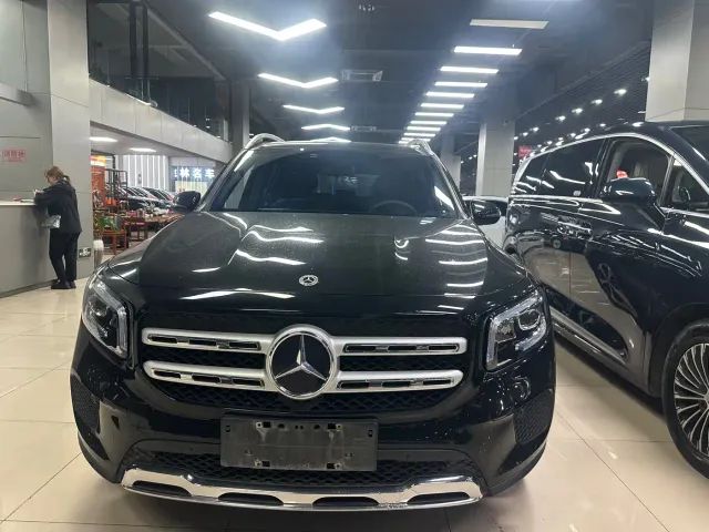 Фотография автомобиля — Mercedes-Benz GLB-Class