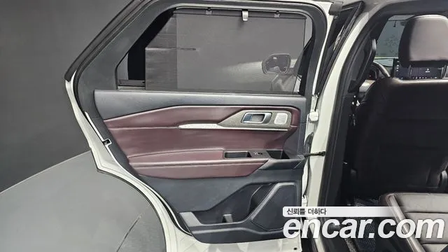 Ford Explorer — Фото автомобиля 14