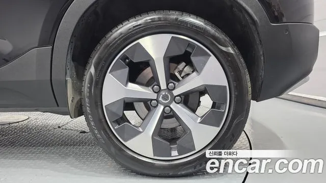 Вольво XC40 B4 Ultimate Bright — Фото автомобиля 20