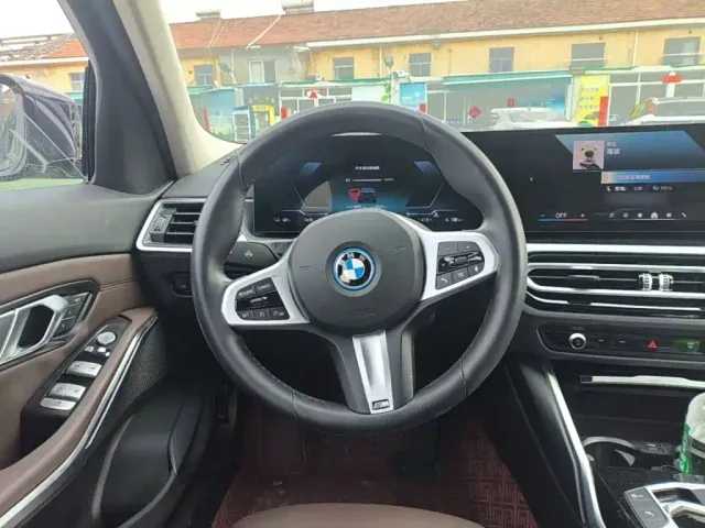 BMW i3 — Фото автомобиля 10