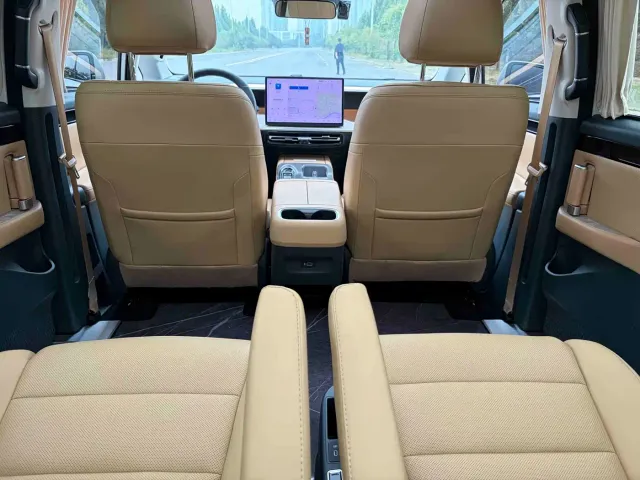 GAC Trumpchi E8 — Фото автомобиля 13
