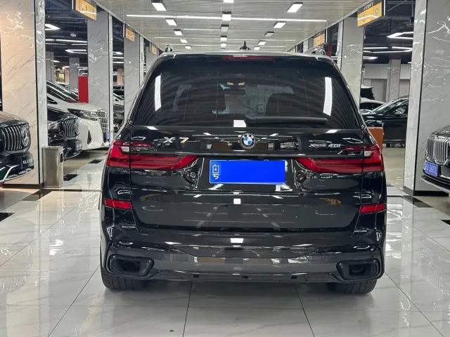 BMW X7 — Фото автомобиля 8