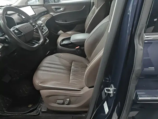 Roewe iMAX8 — Фото автомобиля 14