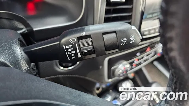KG_Mobility_Ssangyong Rexton Новый Rexton Sport Khan Дизель 2.2 4WD — Фото автомобиля 17