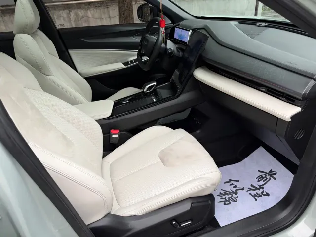 Geely Boyue L — Фото автомобиля 6