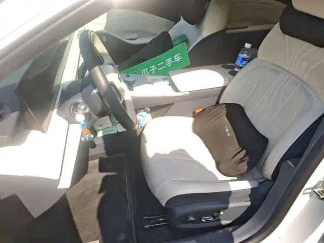 Geely Galaxy E8 — Фото автомобиля 11