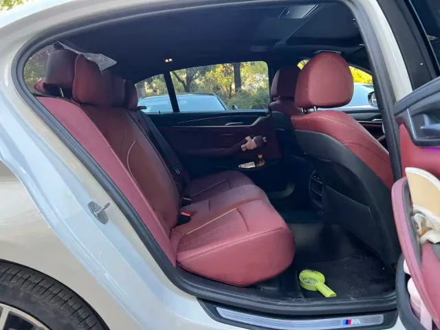 BMW 5 Series — Фото автомобиля 12