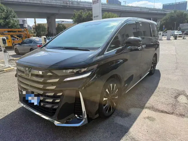 Фотография автомобиля — Toyota Vellfire