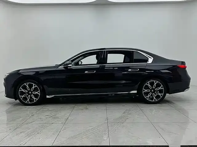 BMW 7 Series — Фото автомобиля 4