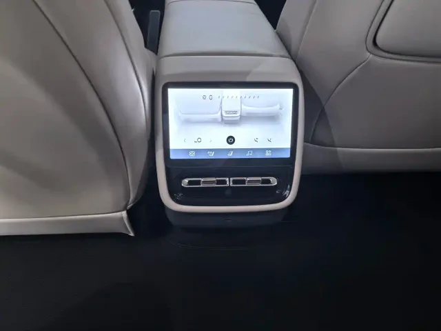 XPeng XPeng P7+ 2024 Ultra Long Range Max — Фото автомобиля 13