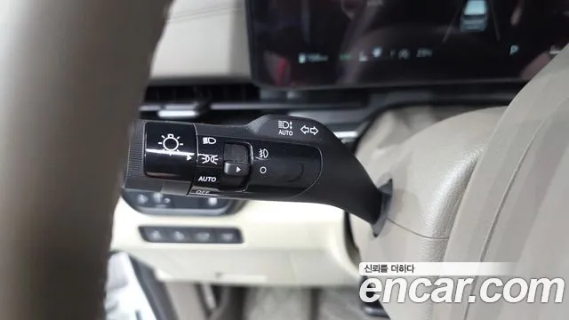 Kia Carnival Generation 4 — Фото автомобиля 21